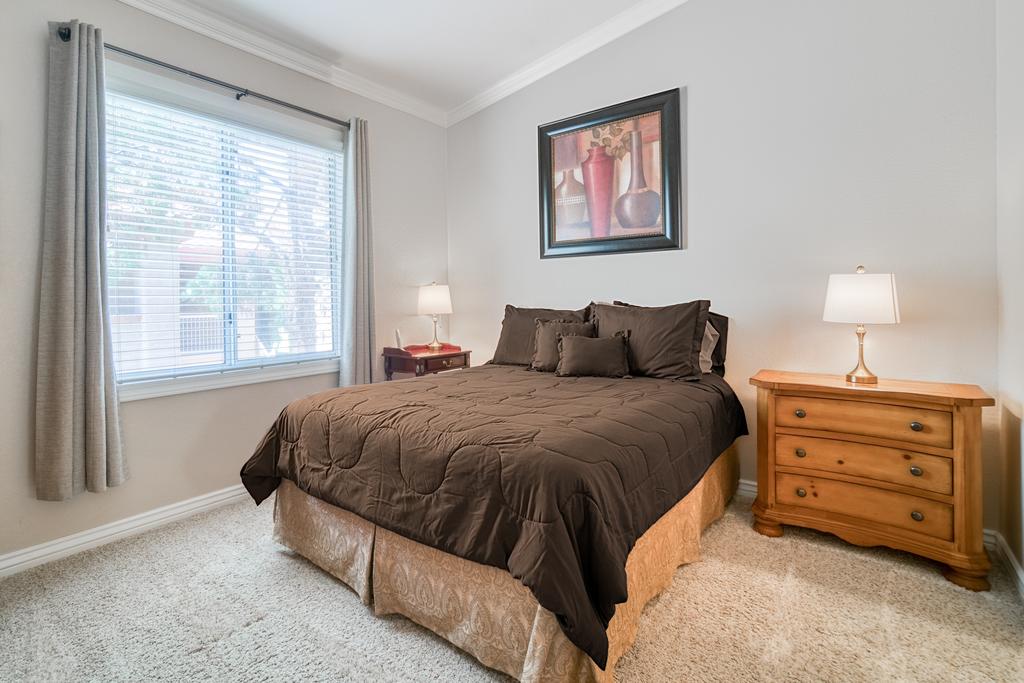 Totally Renovated : 2Bed/2Bath:Gated Complex In N. Phoenix Condo - thumb 3