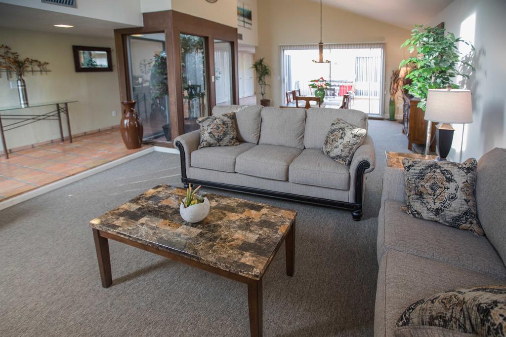 Townhome In Tucson With Mtn View, Patio And Pool Access - thumb 2