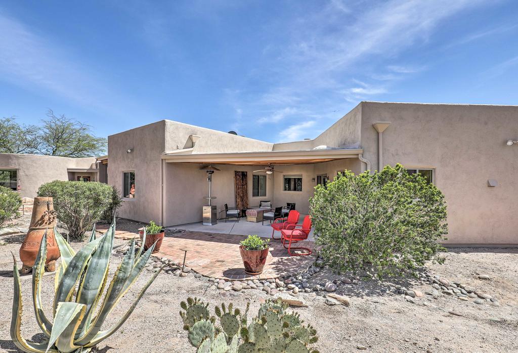 Tucson Home With Covered Patio Near Outdoor Adventure - thumb 0