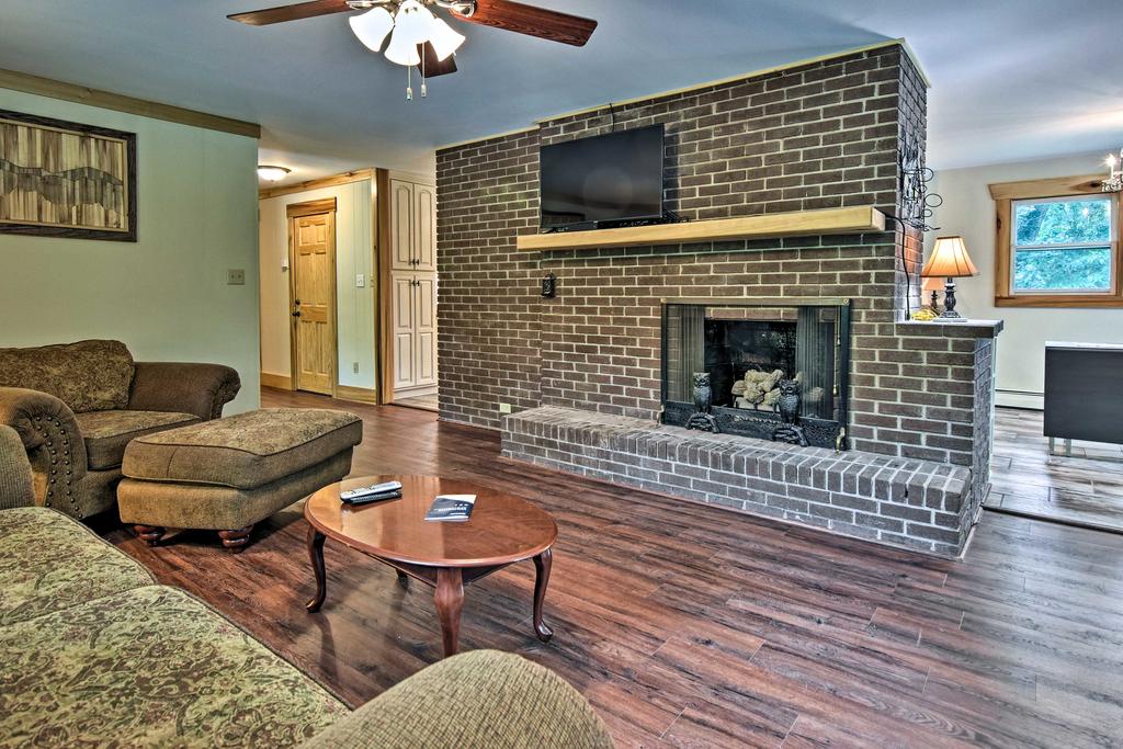 Updated Arden Home  12 Miles To Downtown Asheville - thumb 1