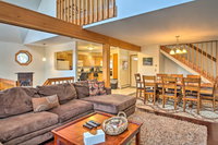 Updated Chalet with Deck - Near Skiing  Story Land Accommodation Alabama