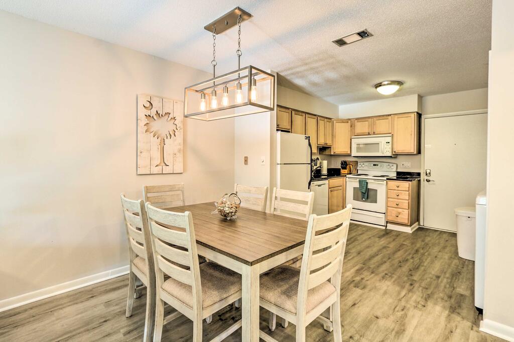 Updated Condo With Pool - 500 Yds To Folly Field Beach - thumb 2