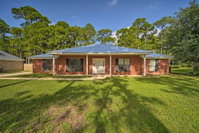 Updated Gulf Home with Yard - Walk to Beach Accommodation Alabama