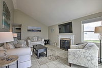 Updated Old Lyme Cottage - Steps from the Beach Accommodation Alabama