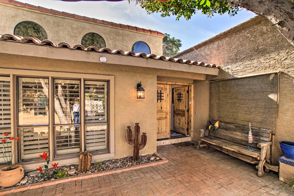 Upscale Mesa Living - Swim, Shop, & Play Ball! - thumb 2