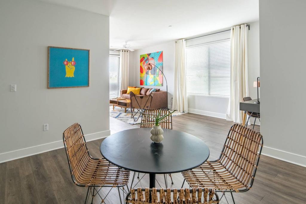 WanderJaunt - Matisse - 2BR - Downtown Phoenix - thumb 1