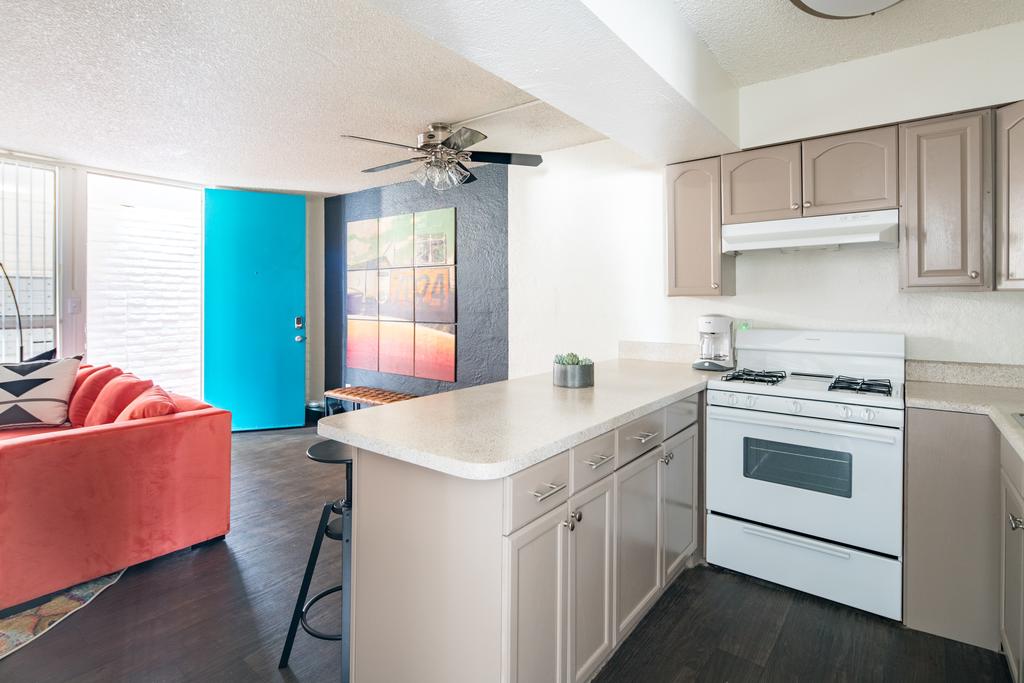 WanderJaunt - Old Town Scottsdale Apts - thumb 3