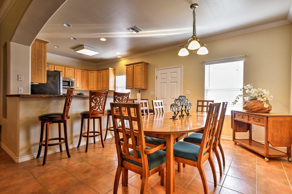 Waterfront Corpus Christi Townhouse With Pool And Dock! - thumb 0