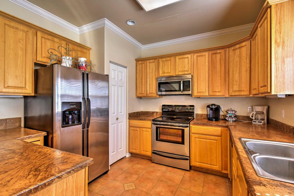 Waterfront Corpus Christi Townhouse With Pool And Dock! - thumb 3