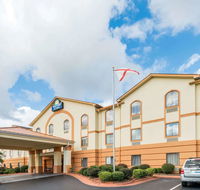 Days Inn  Suites by Wyndham Prattville-Montgomery - Accommodation Alabama