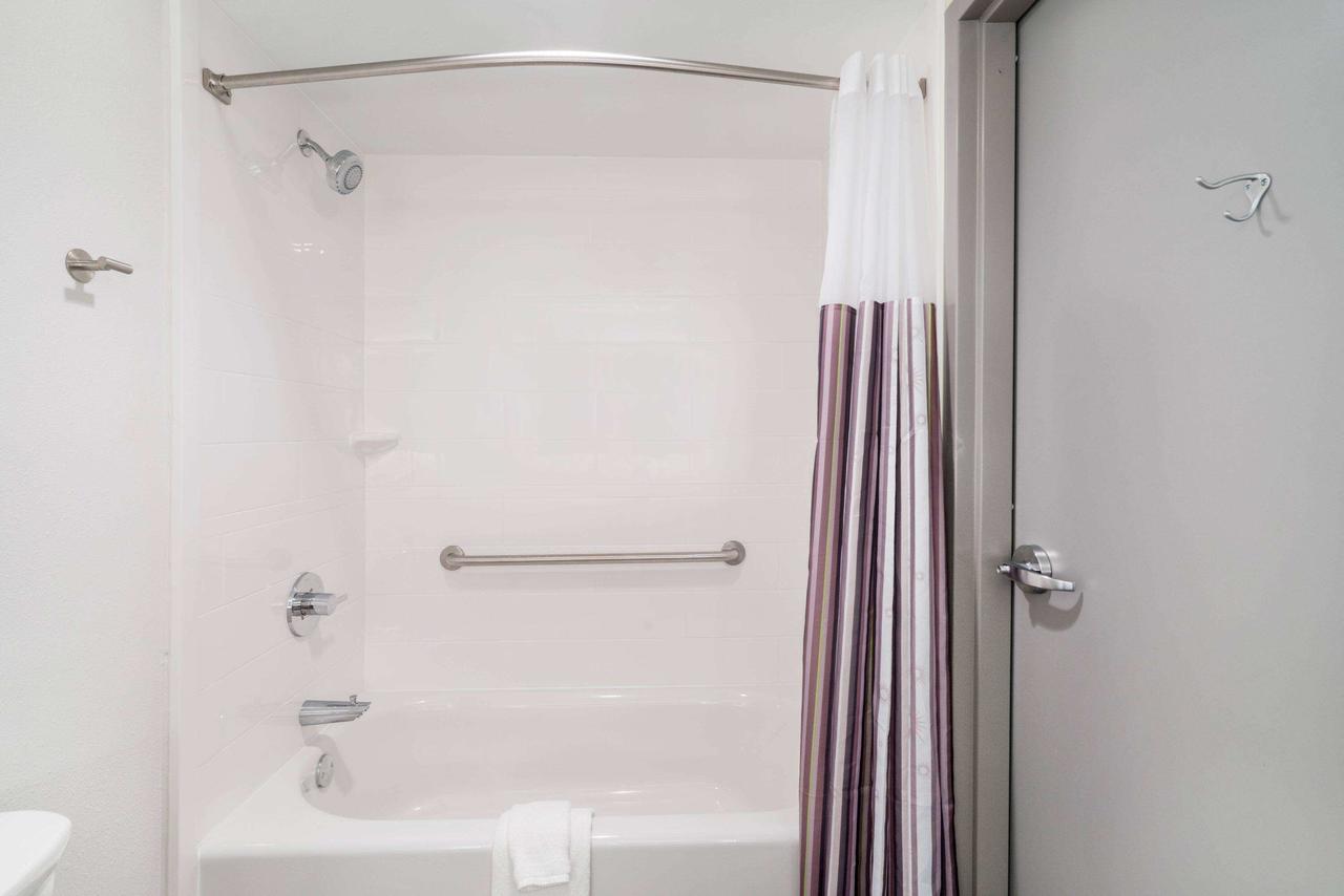 La Quinta By Wyndham Mobile - thumb 40