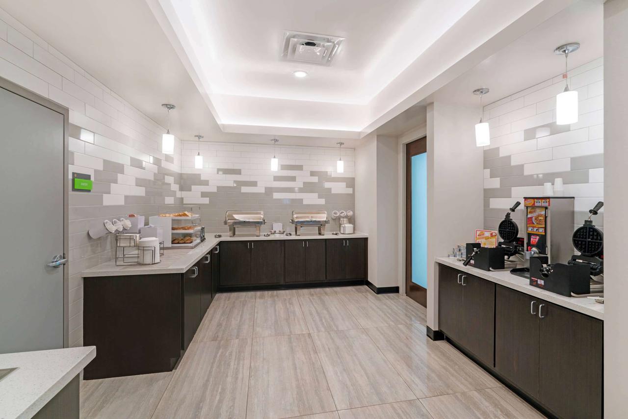 La Quinta By Wyndham Mobile - thumb 9