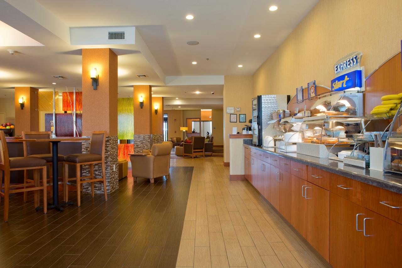 Holiday Inn Express Hotel & Suites Prattville South - thumb 4