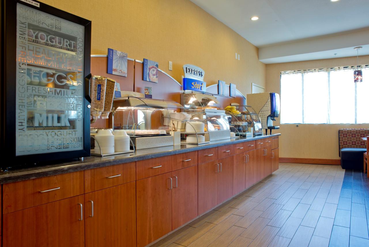 Holiday Inn Express Hotel & Suites Prattville South - thumb 10