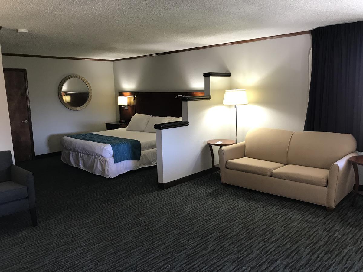 Riviera Inn - thumb 2