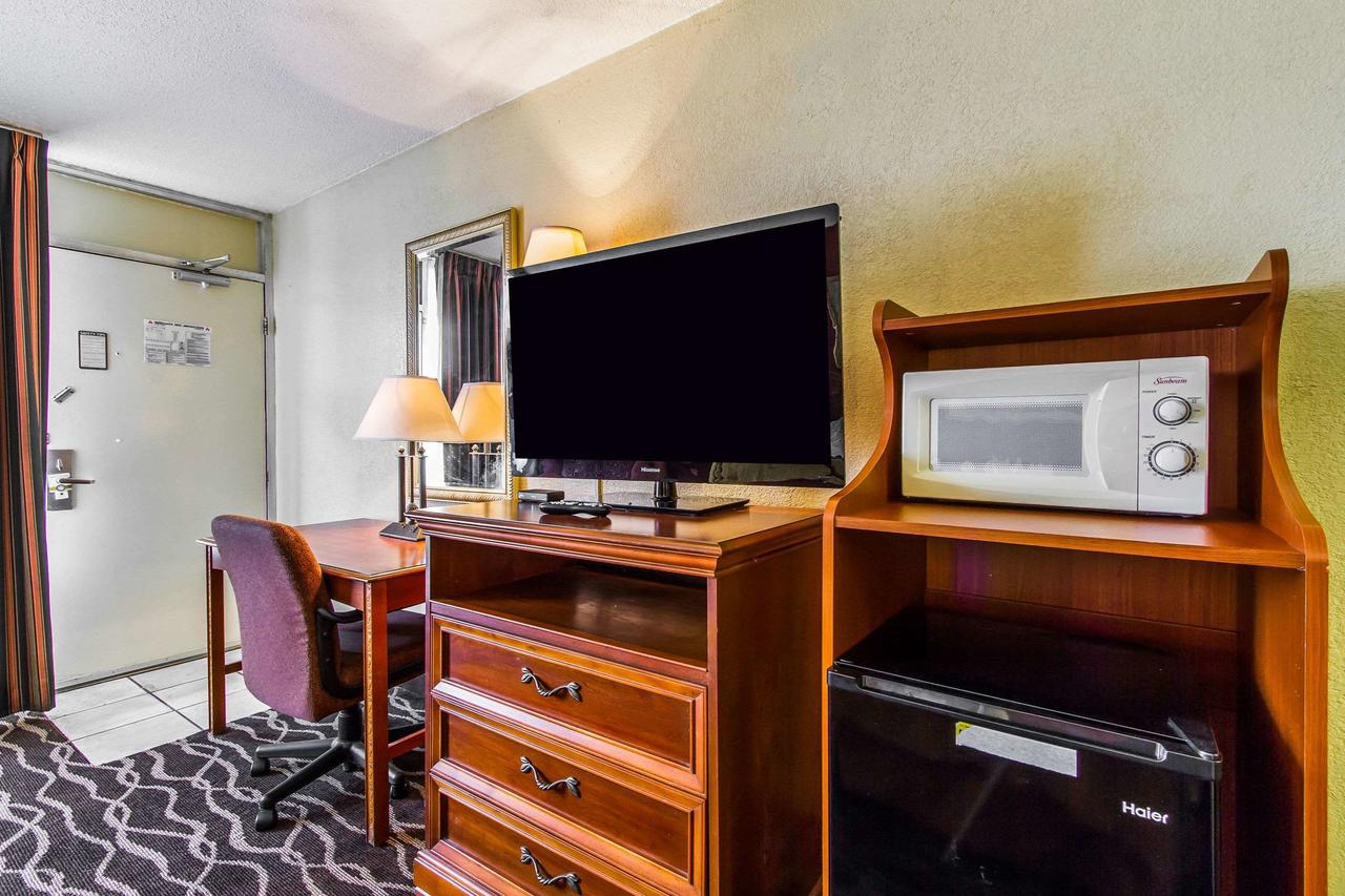 Quality Inn Auburn I-85 At US 280 - thumb 7