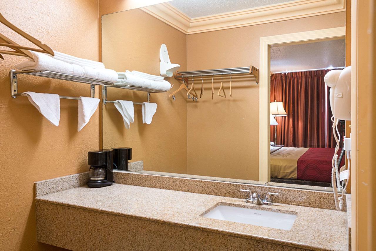 Rodeway Inn & Suites Birmingham I-59 Exit 134 - thumb 20