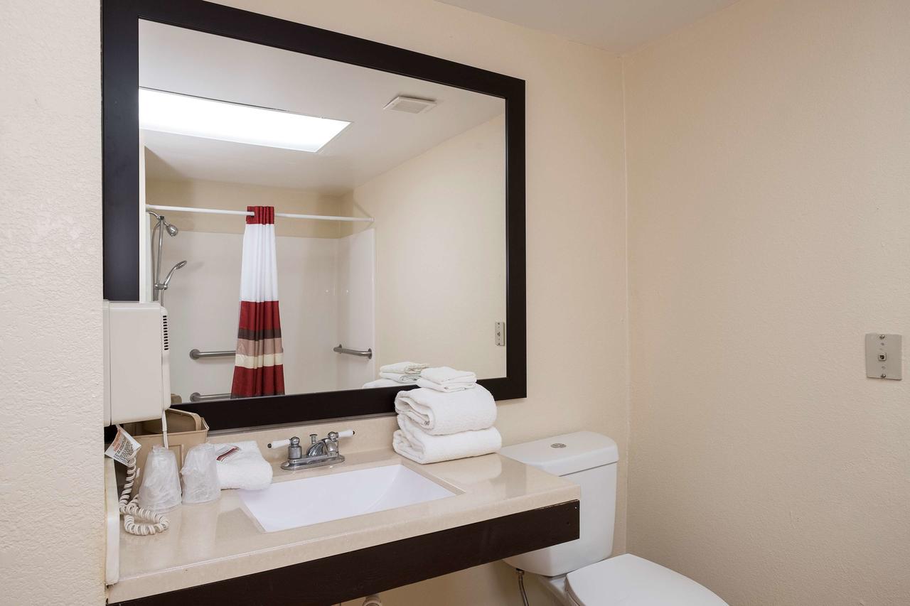 Red Roof Inn PLUS+ & Suites Opelika - thumb 5
