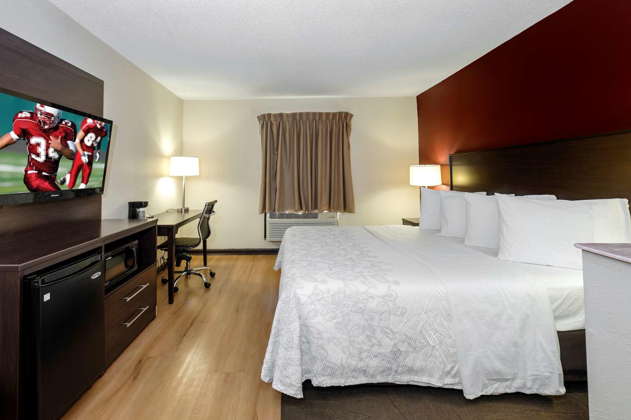 Red Roof Inn PLUS+ & Suites Opelika - thumb 37
