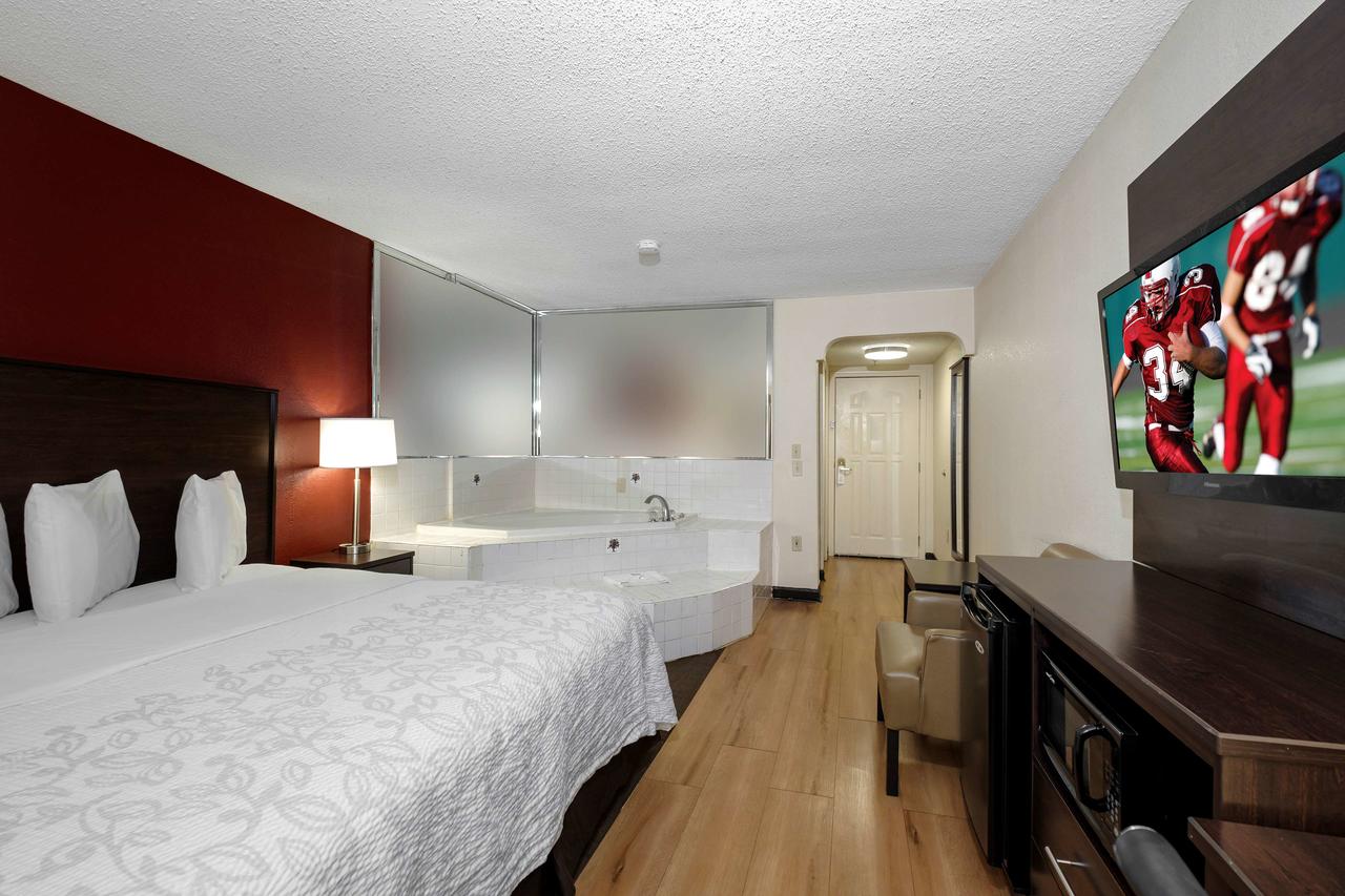Red Roof Inn PLUS+ & Suites Opelika - thumb 41