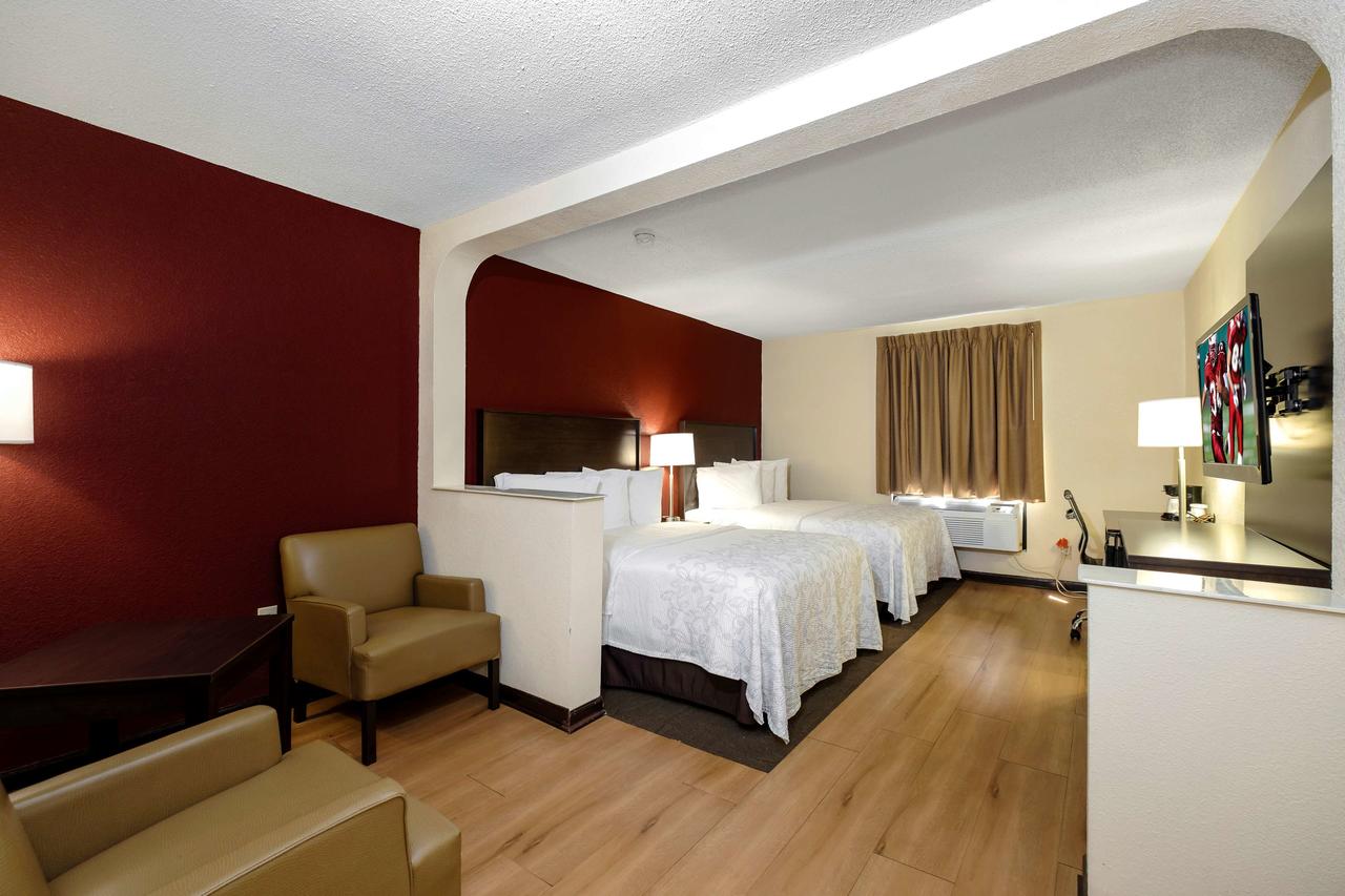 Red Roof Inn PLUS+ & Suites Opelika - thumb 36