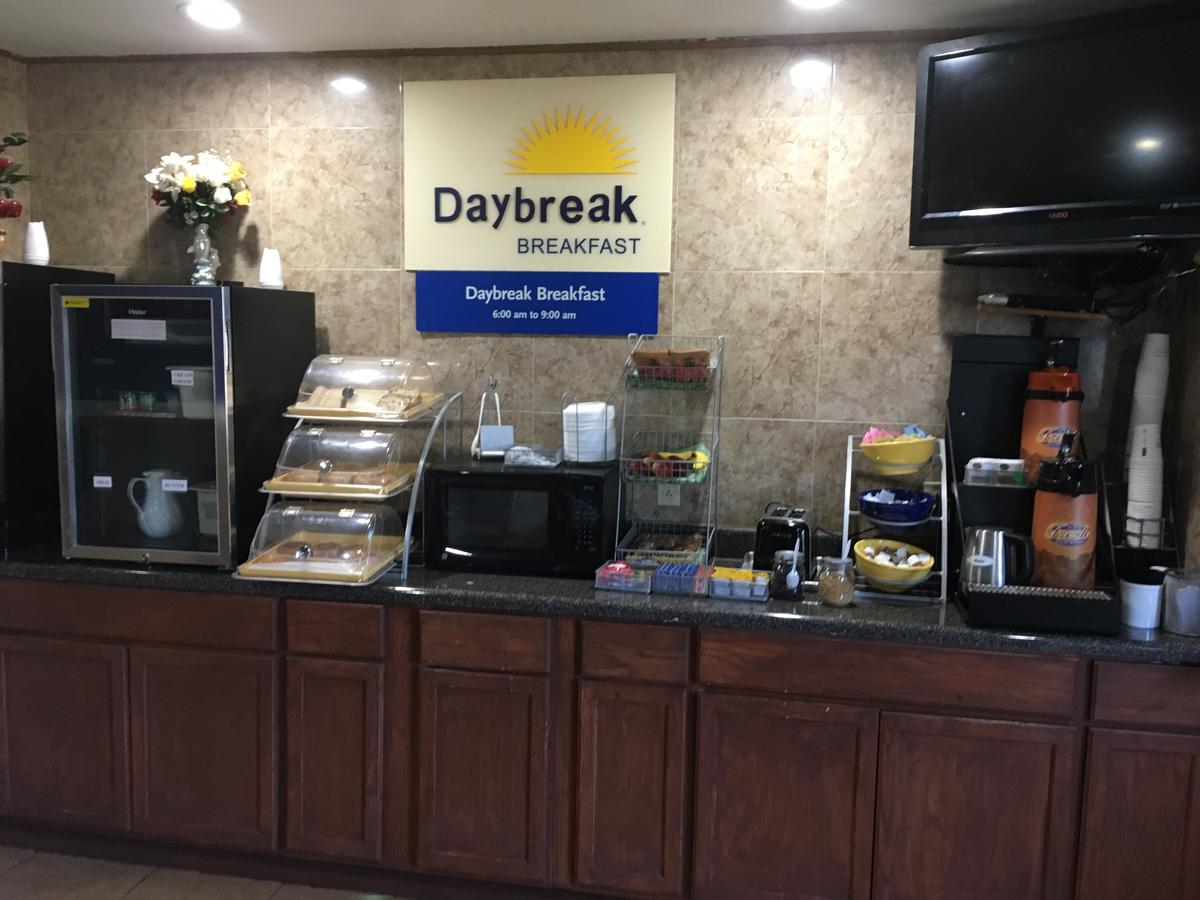Days Inn By Wyndham Lincoln - thumb 6