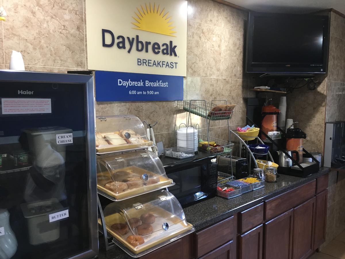 Days Inn By Wyndham Lincoln - thumb 7
