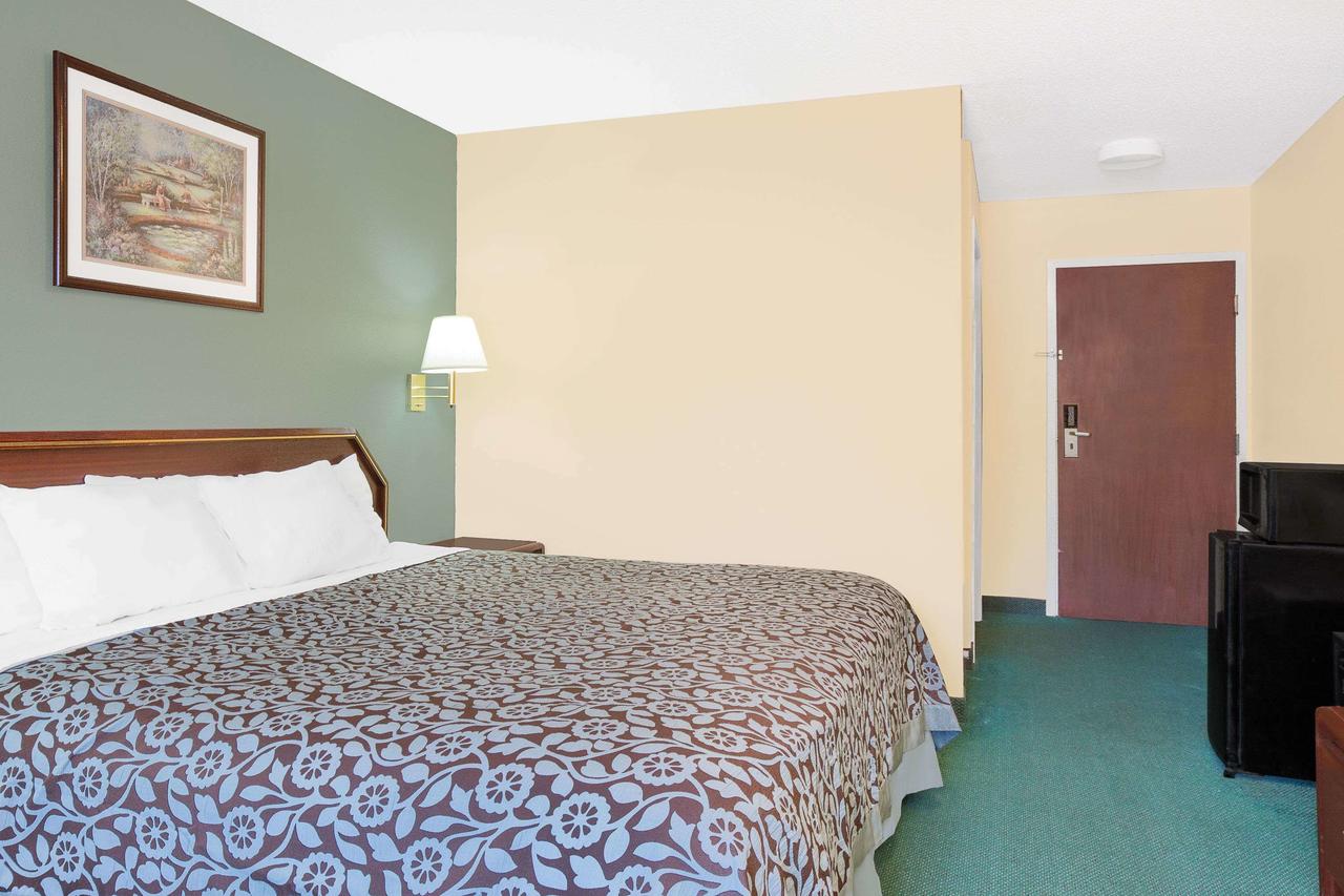 Days Inn By Wyndham Lincoln - thumb 2