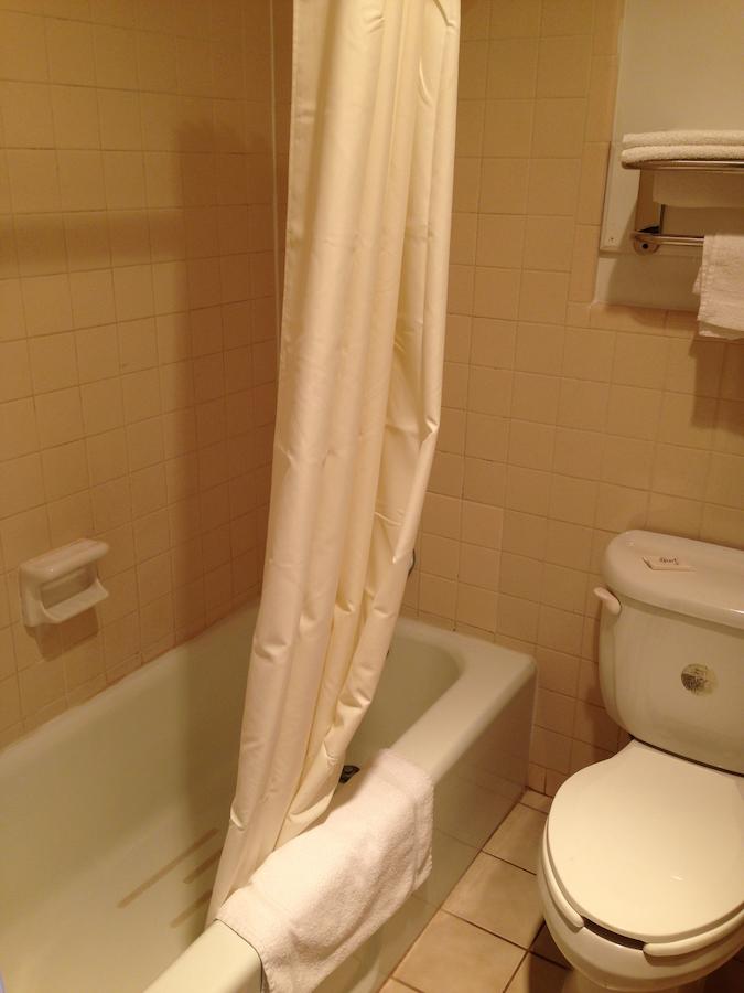 University Inn - thumb 8