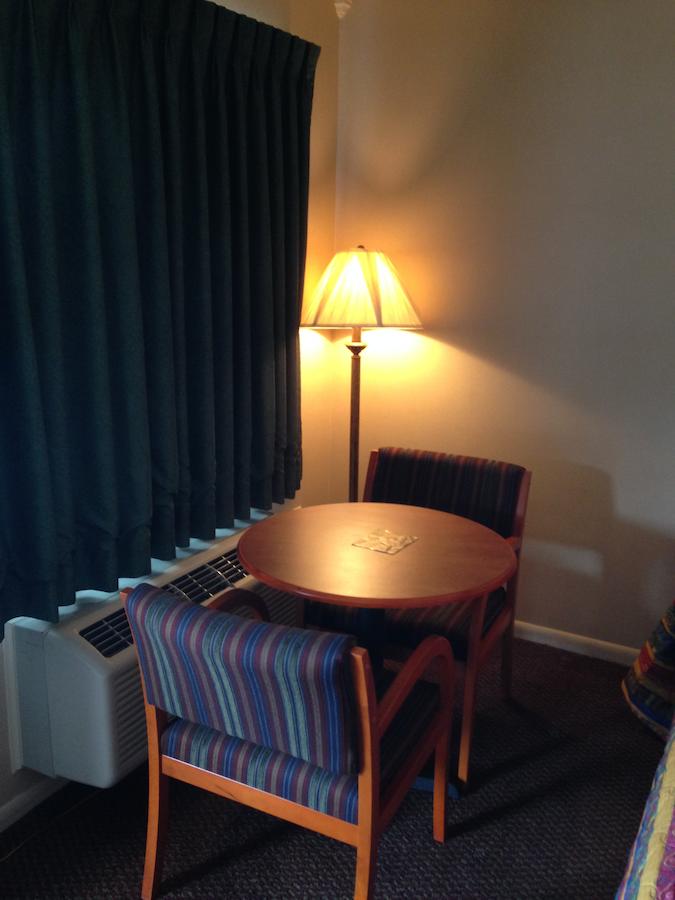 University Inn - thumb 7