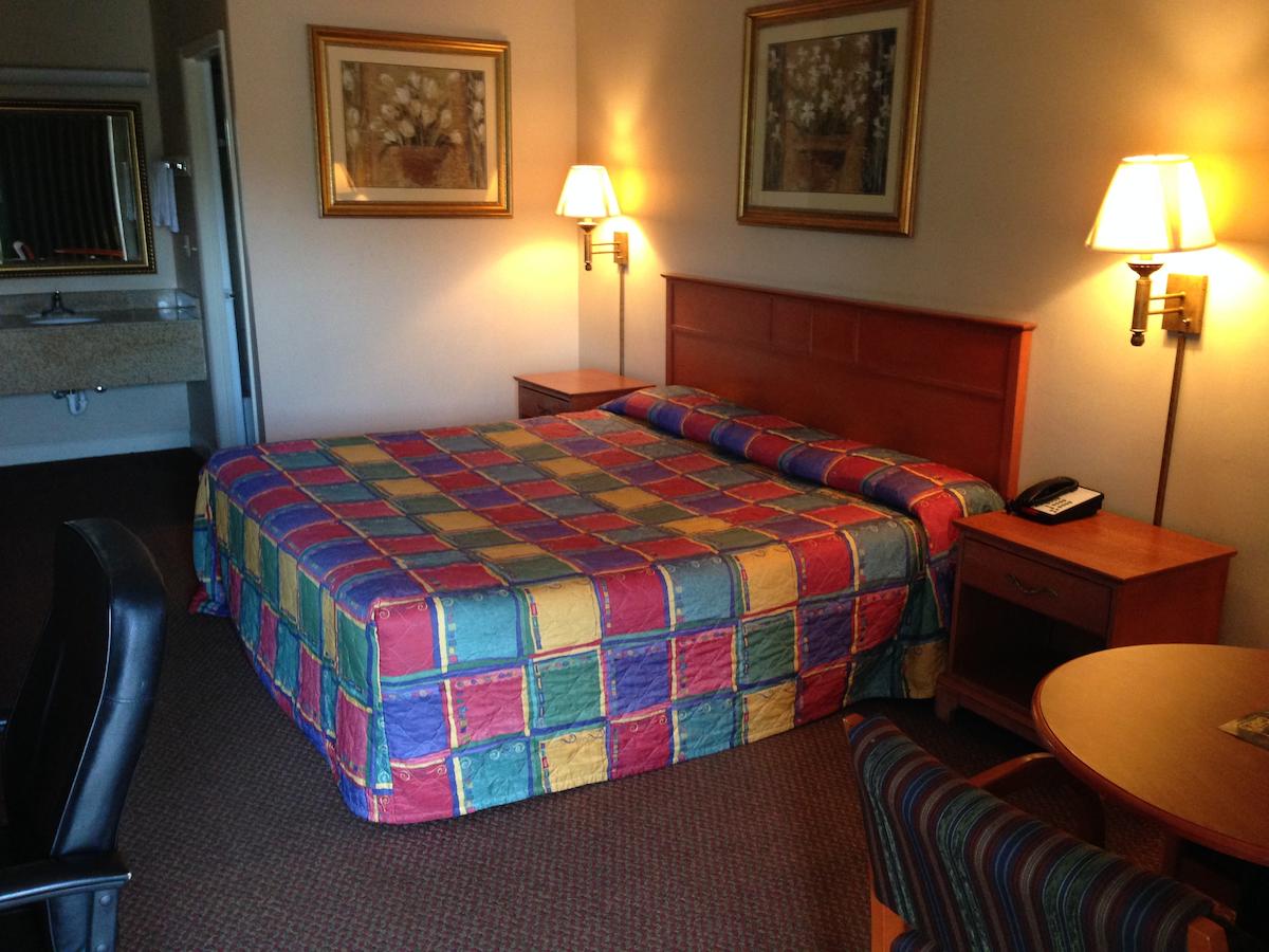 University Inn - thumb 6