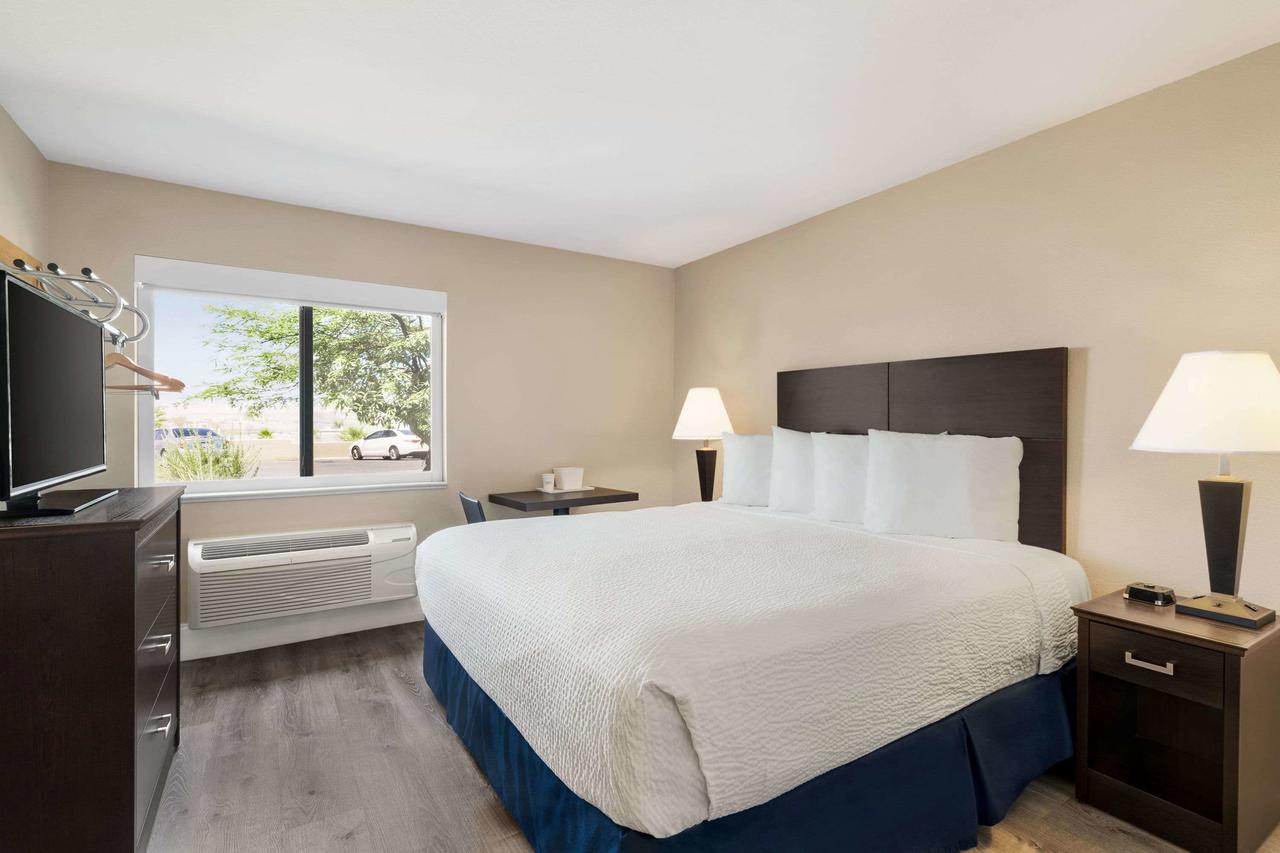 Travelodge By Wyndham Lake Havasu - thumb 40
