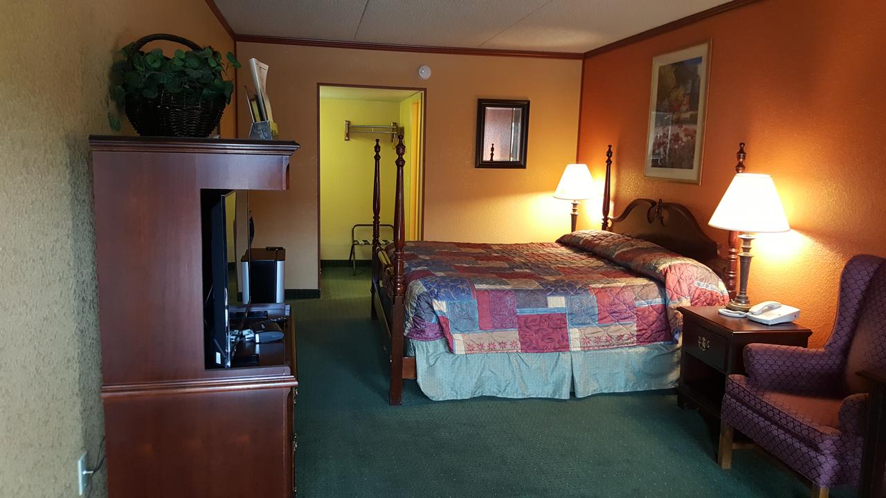 The KC Motel Show Low - thumb 24