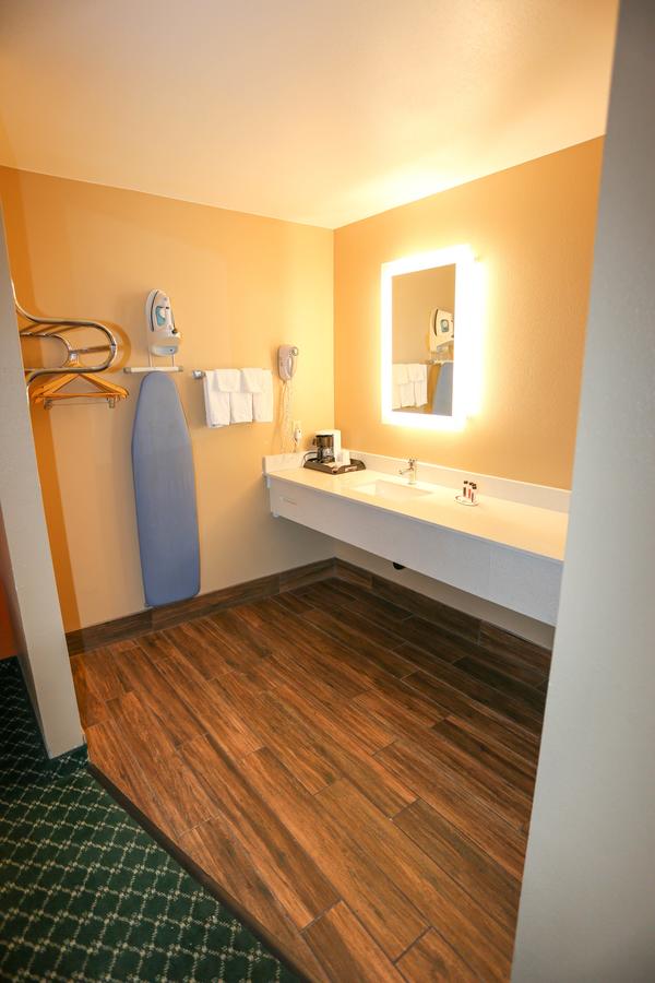 Howard Johnson By Wyndham Flagstaff I-40 East Lucky Lane - thumb 11