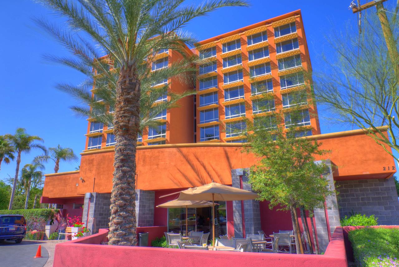 Ramada By Wyndham Phoenix Midtown - thumb 0