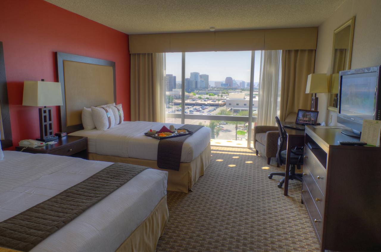 Ramada By Wyndham Phoenix Midtown - thumb 10