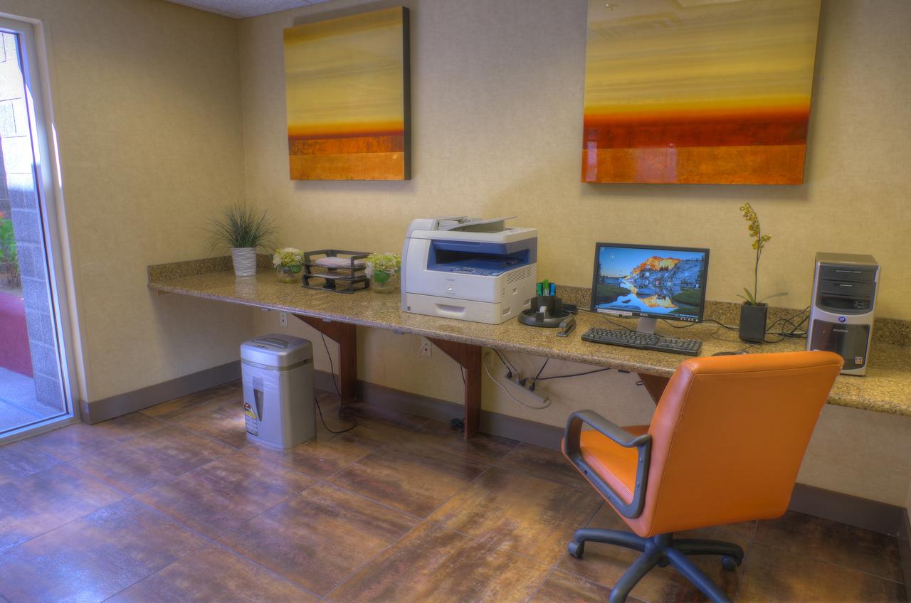 Ramada By Wyndham Phoenix Midtown - thumb 9