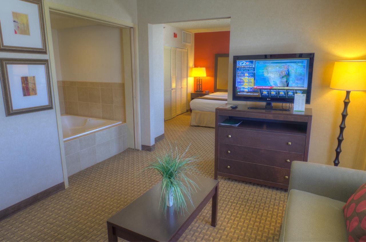 Ramada By Wyndham Phoenix Midtown - thumb 19