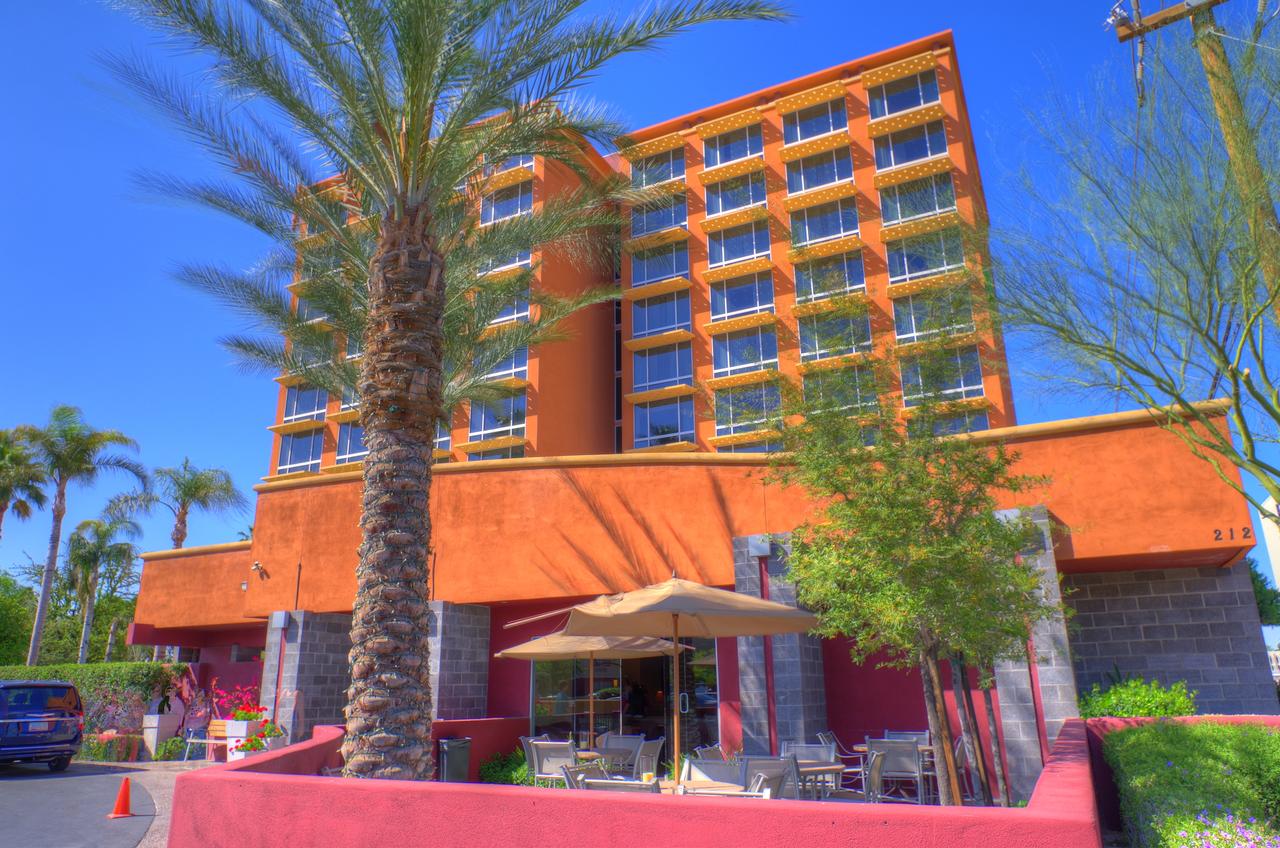Ramada By Wyndham Phoenix Midtown - thumb 1