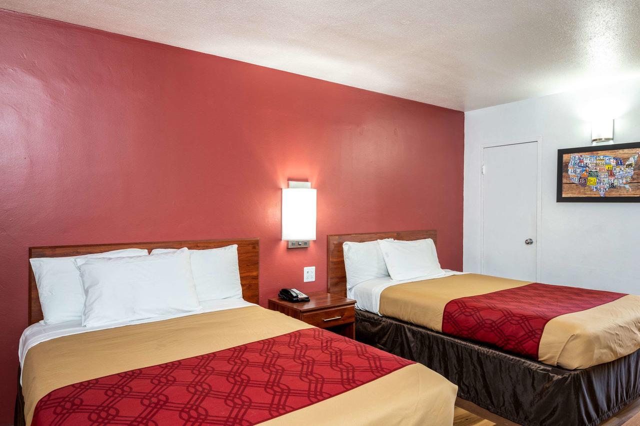 Econo Lodge University - thumb 26