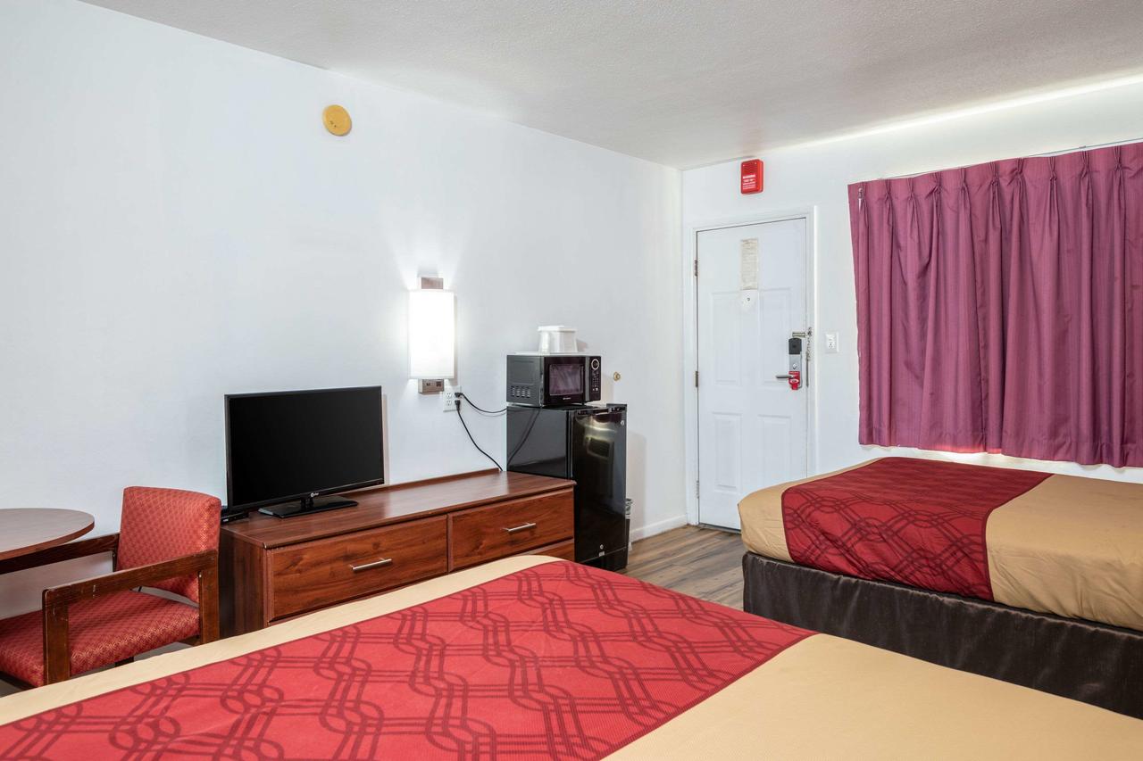 Econo Lodge University - thumb 25