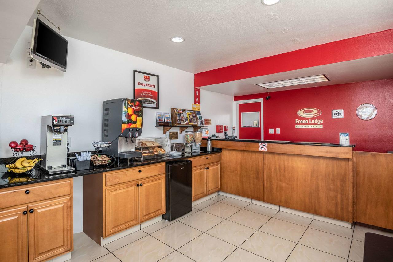 Econo Lodge University - thumb 30