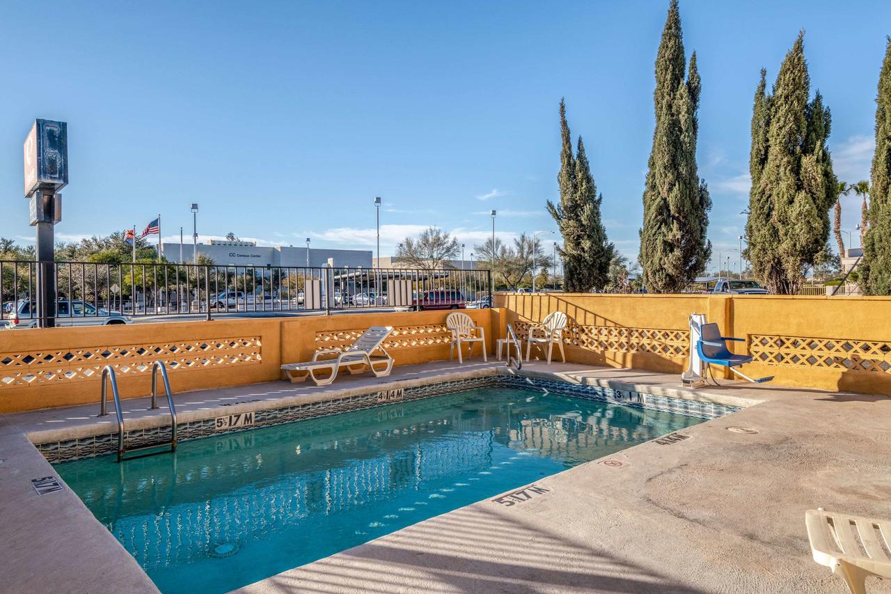 Econo Lodge University - thumb 15