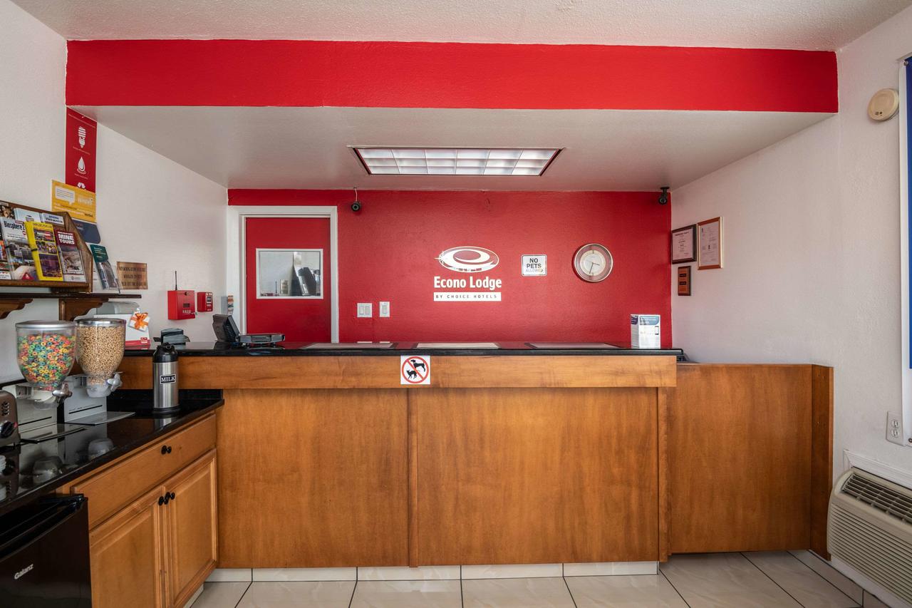 Econo Lodge University - thumb 27