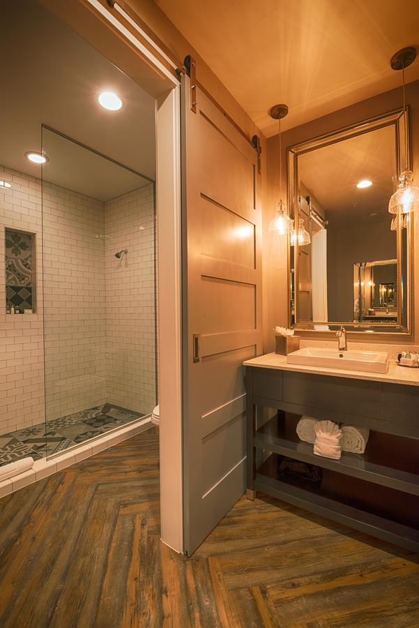 The Tavern Hotel - thumb 2