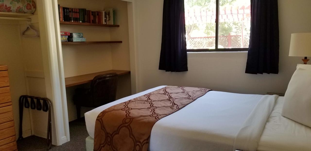 Desert Canyon Inn - thumb 16