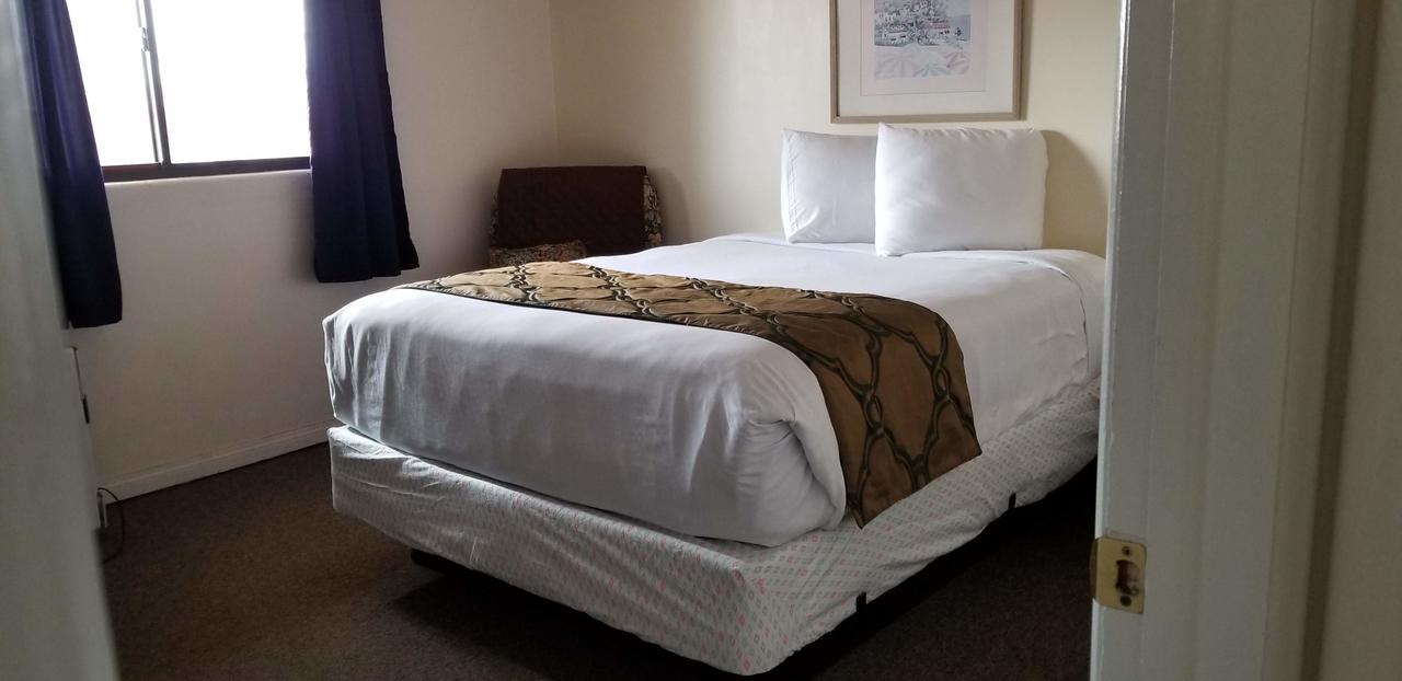 Desert Canyon Inn - thumb 31