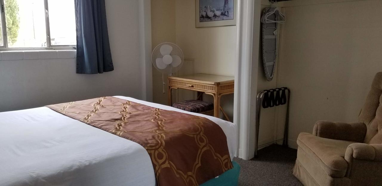 Desert Canyon Inn - thumb 24