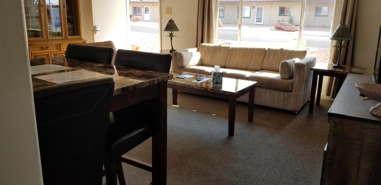 Desert Canyon Inn - thumb 4