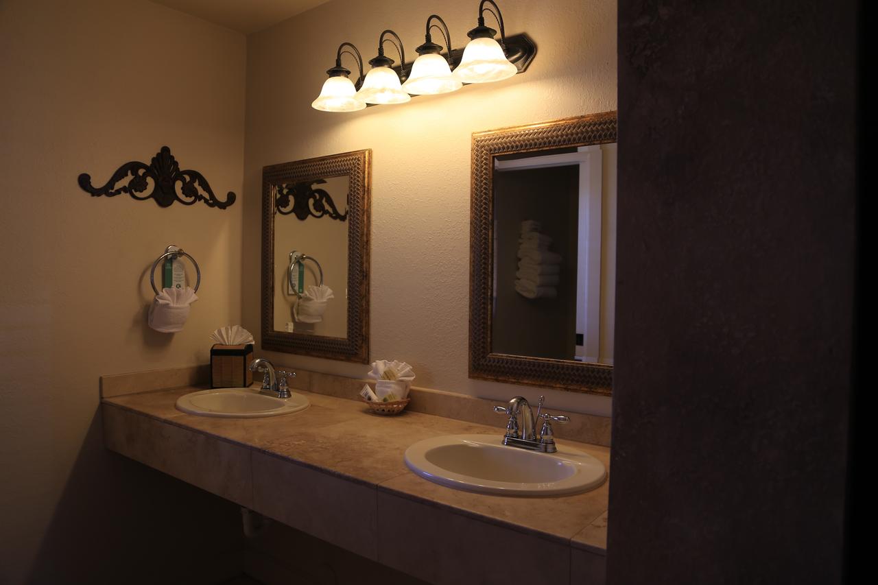 The Lodge On Route 66 - thumb 8